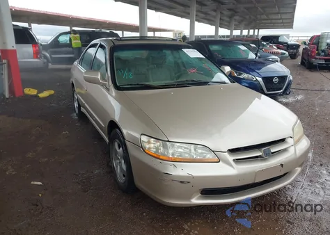 2000 Honda Accord 3.0 Ex из США, поврежденный, VIN 1HGCG1655YA028823